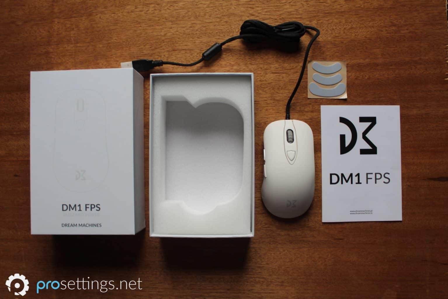 DM1 FPS Review Mouse Packaging