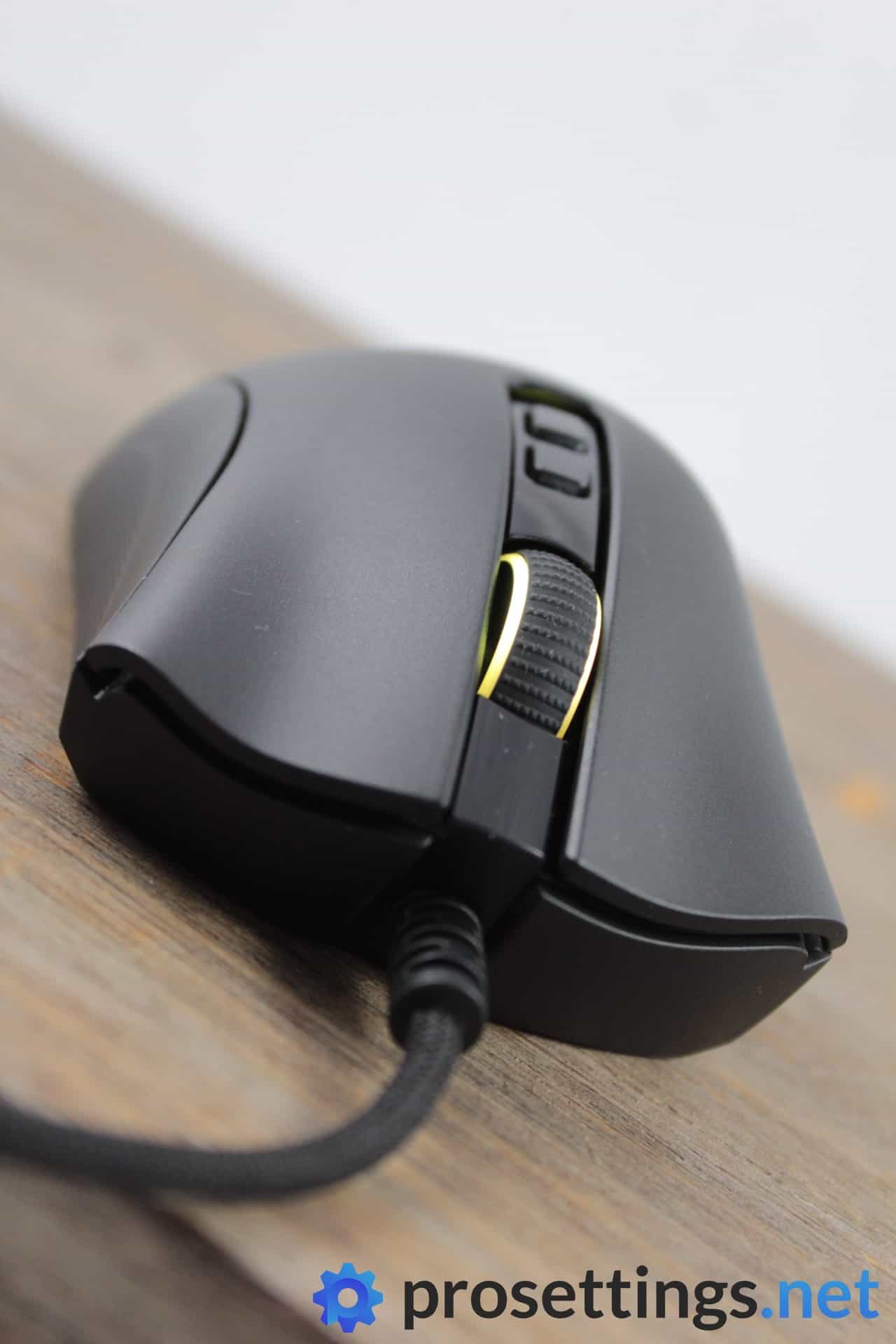 Razer DeathAdder V2 Review Buttons and Scroll 2