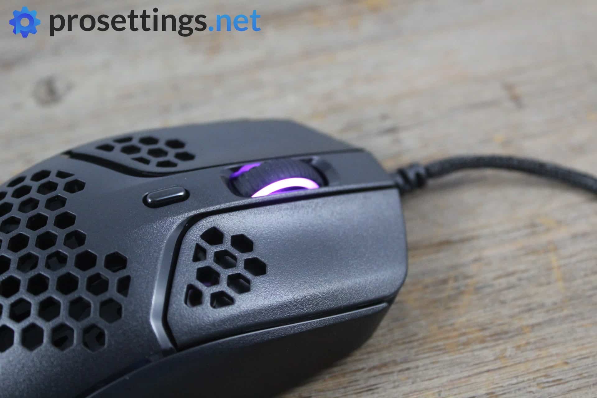 HyperX Pulsefire Haste Review Buttons and Scroll