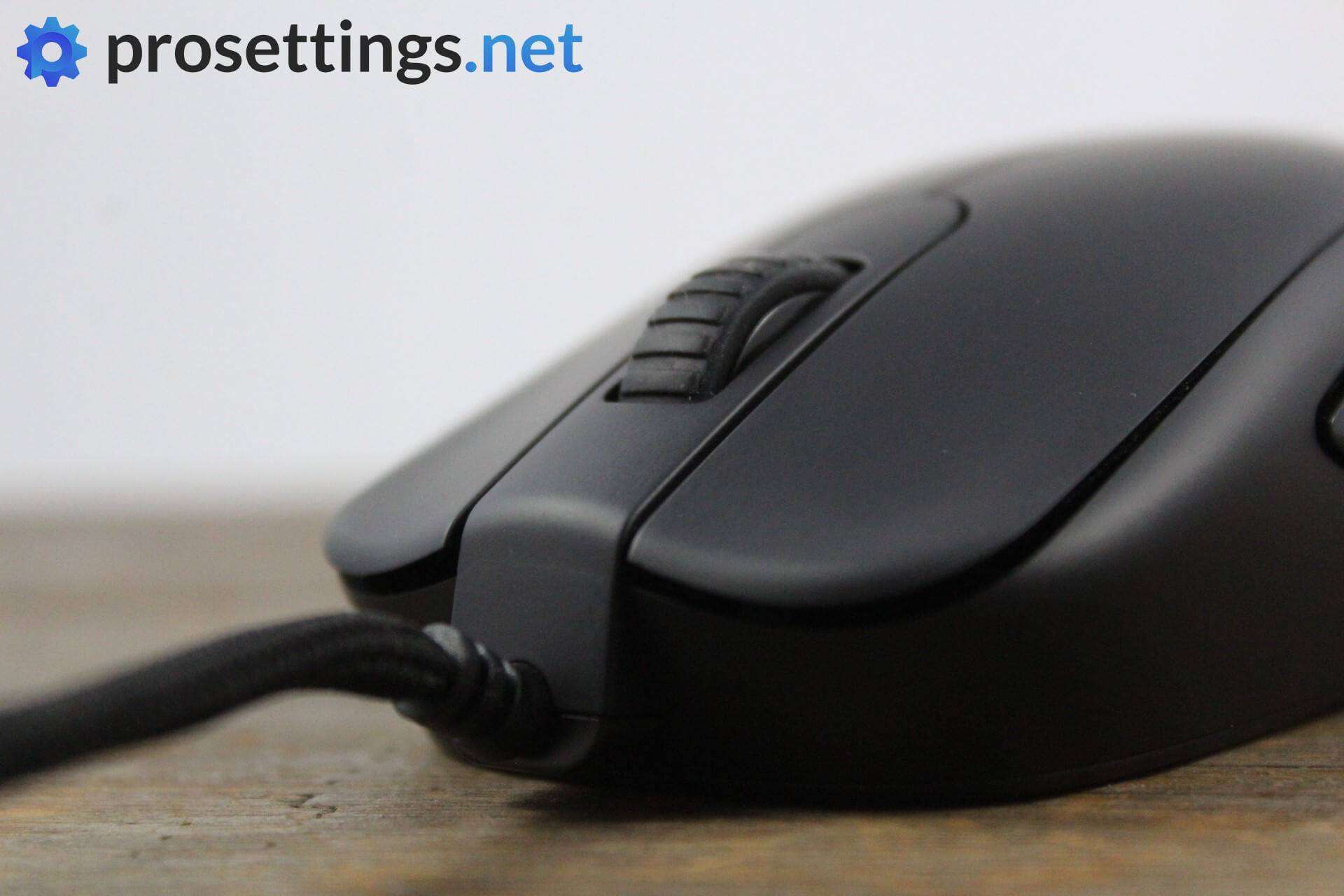 Zowie S2-C Review Buttons and Scroll Wheel
