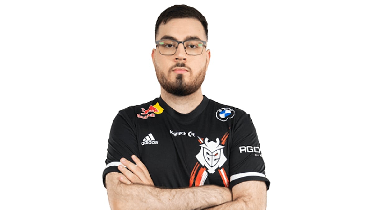 AvovA portrait