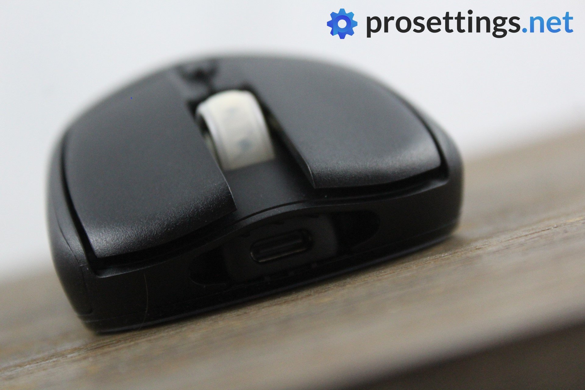 Fnatic BOLT Review Buttons and Scroll