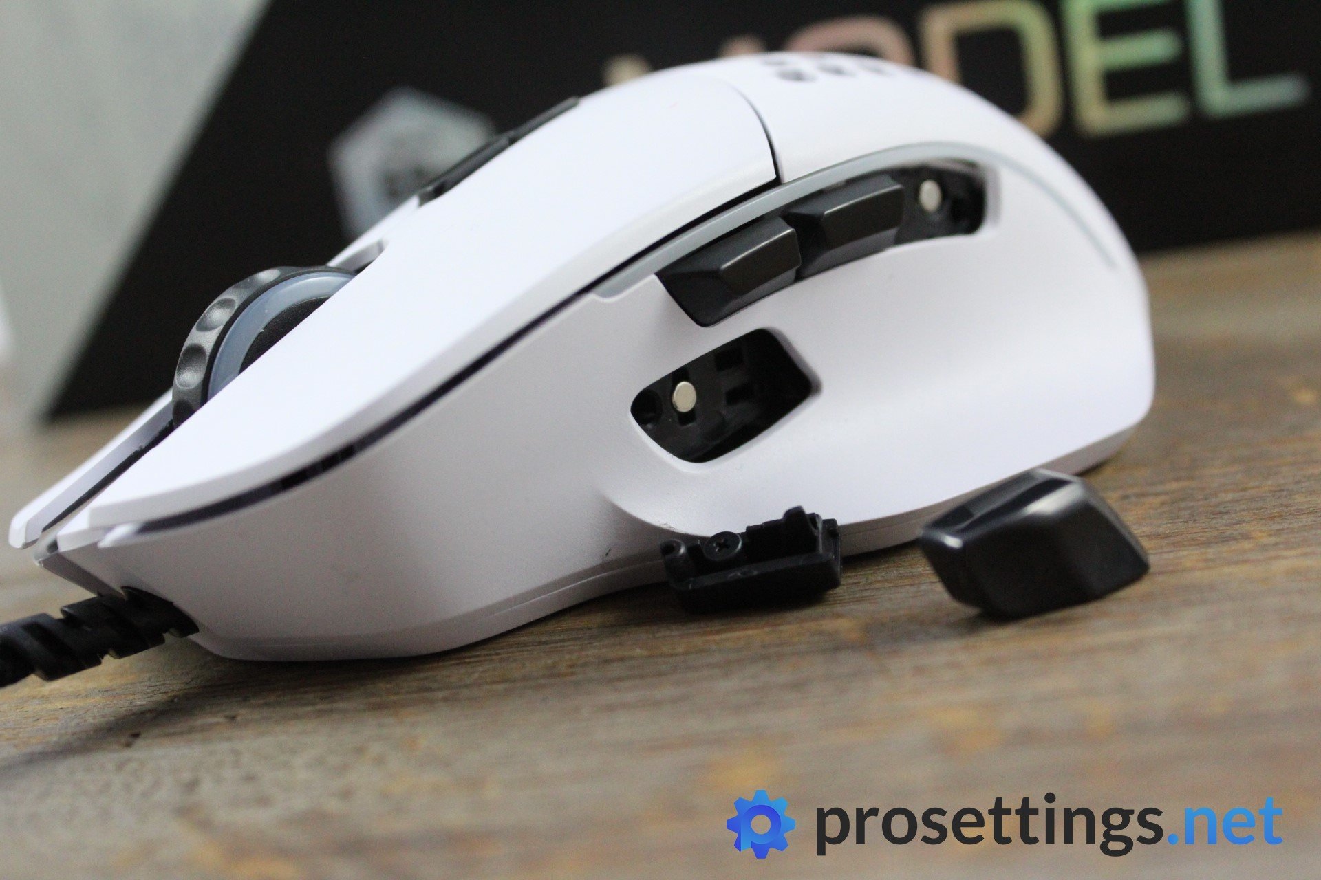 Glorious Model I Review Buttons and Scroll