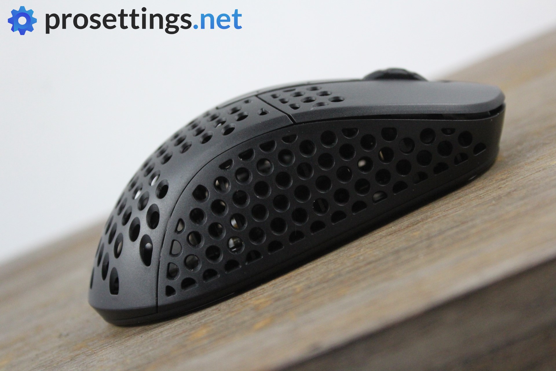 Xtrfy M4 Wireless Review Buttons and Scroll 