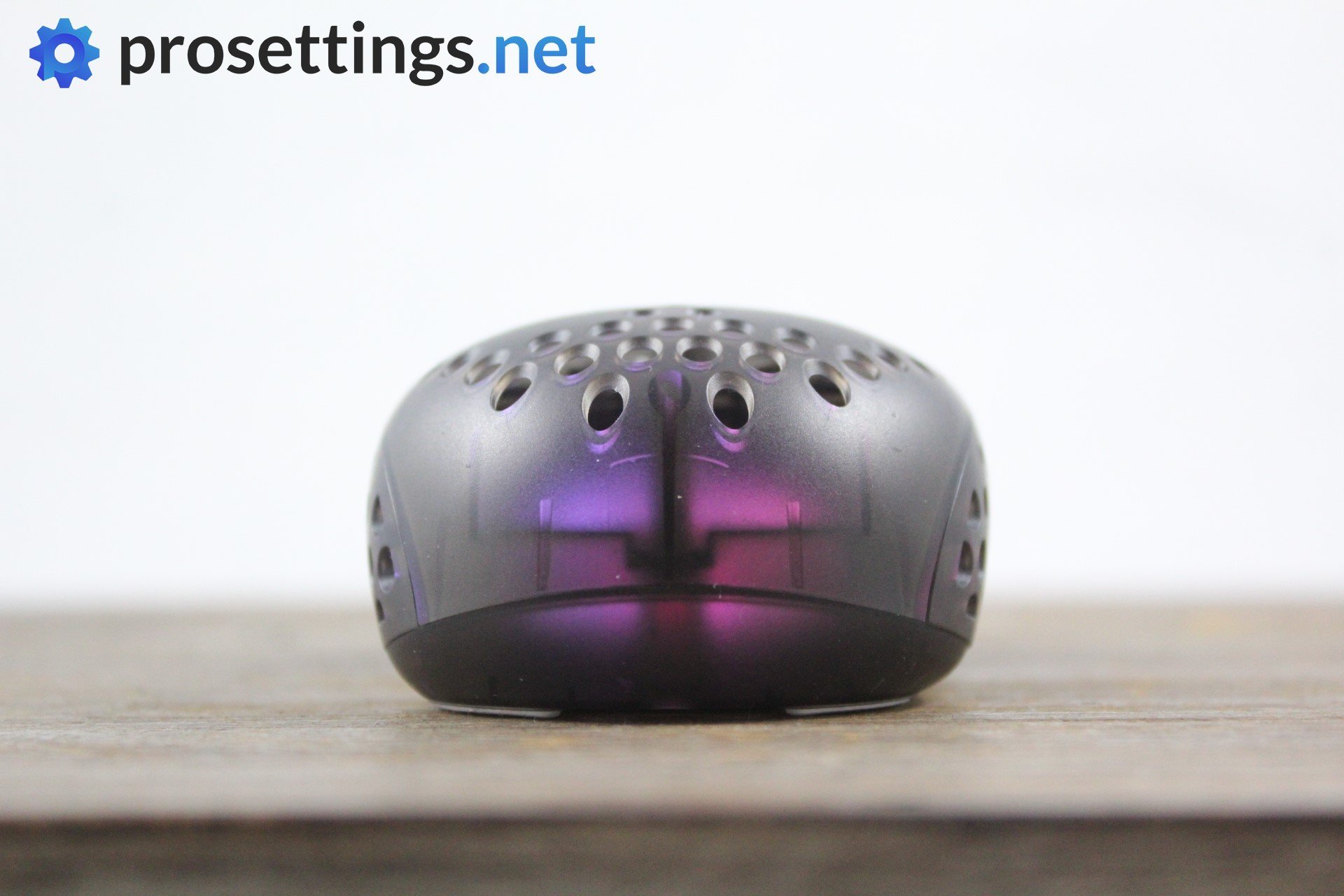 Xtrfy MZ1 Wireless Review Backside Mouse