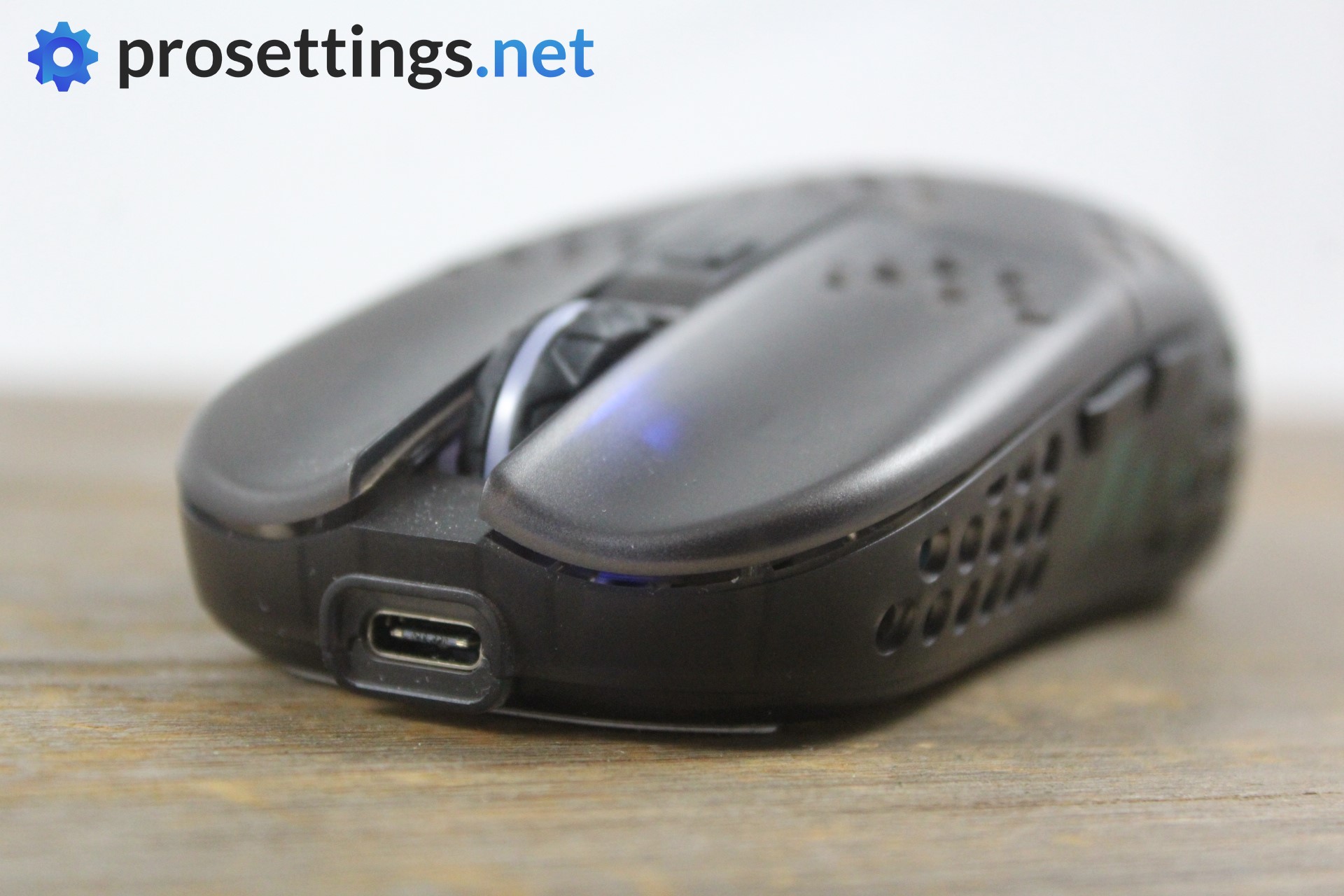 Xtrfy MZ1 Wireless Review Buttons and Scroll