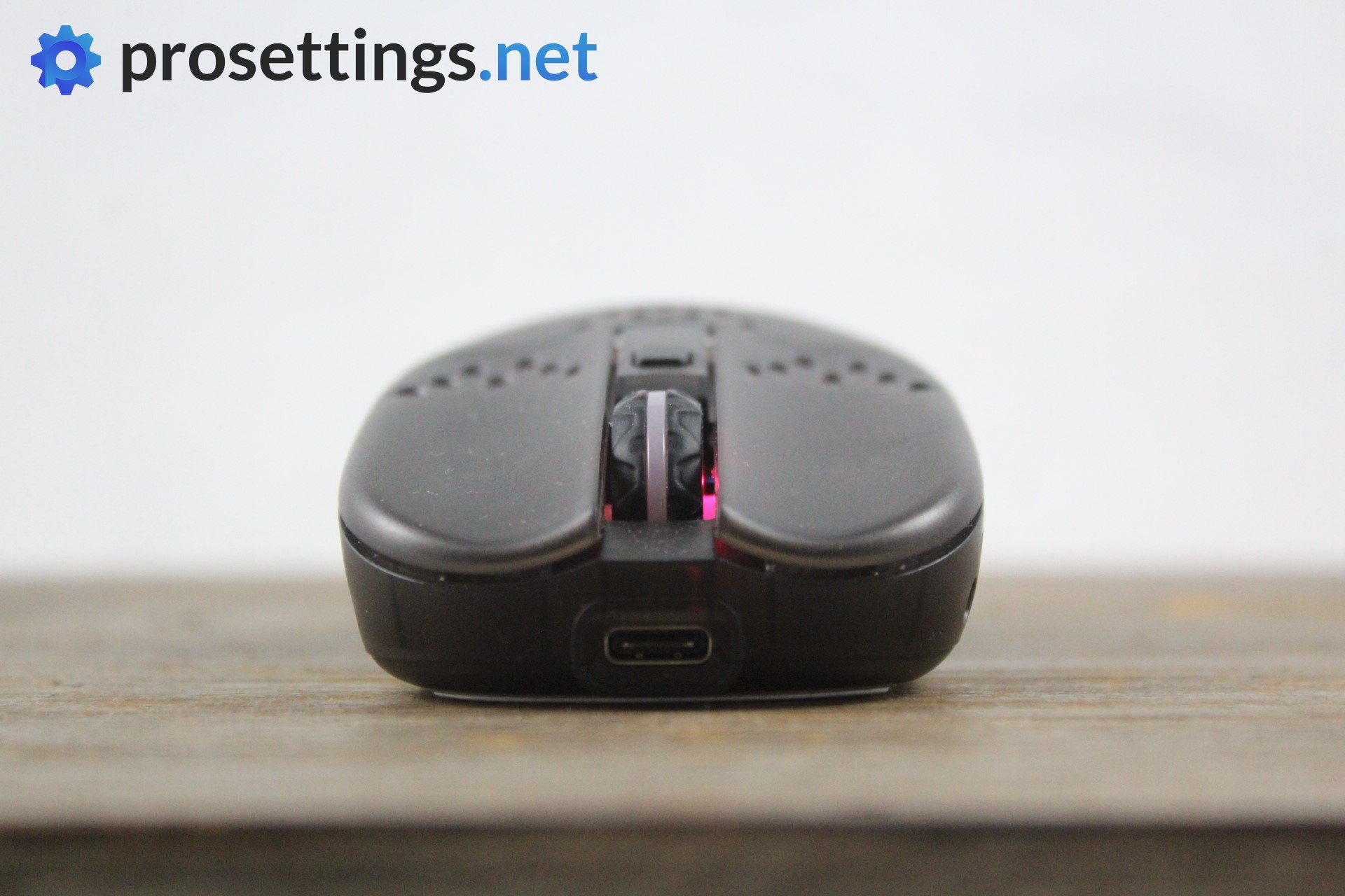 Xtrfy MZ1 Wireless Mouse Review Frontview