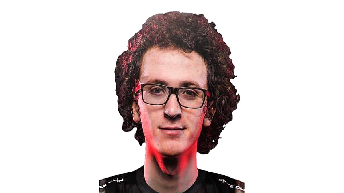 ZachaREEE portrait