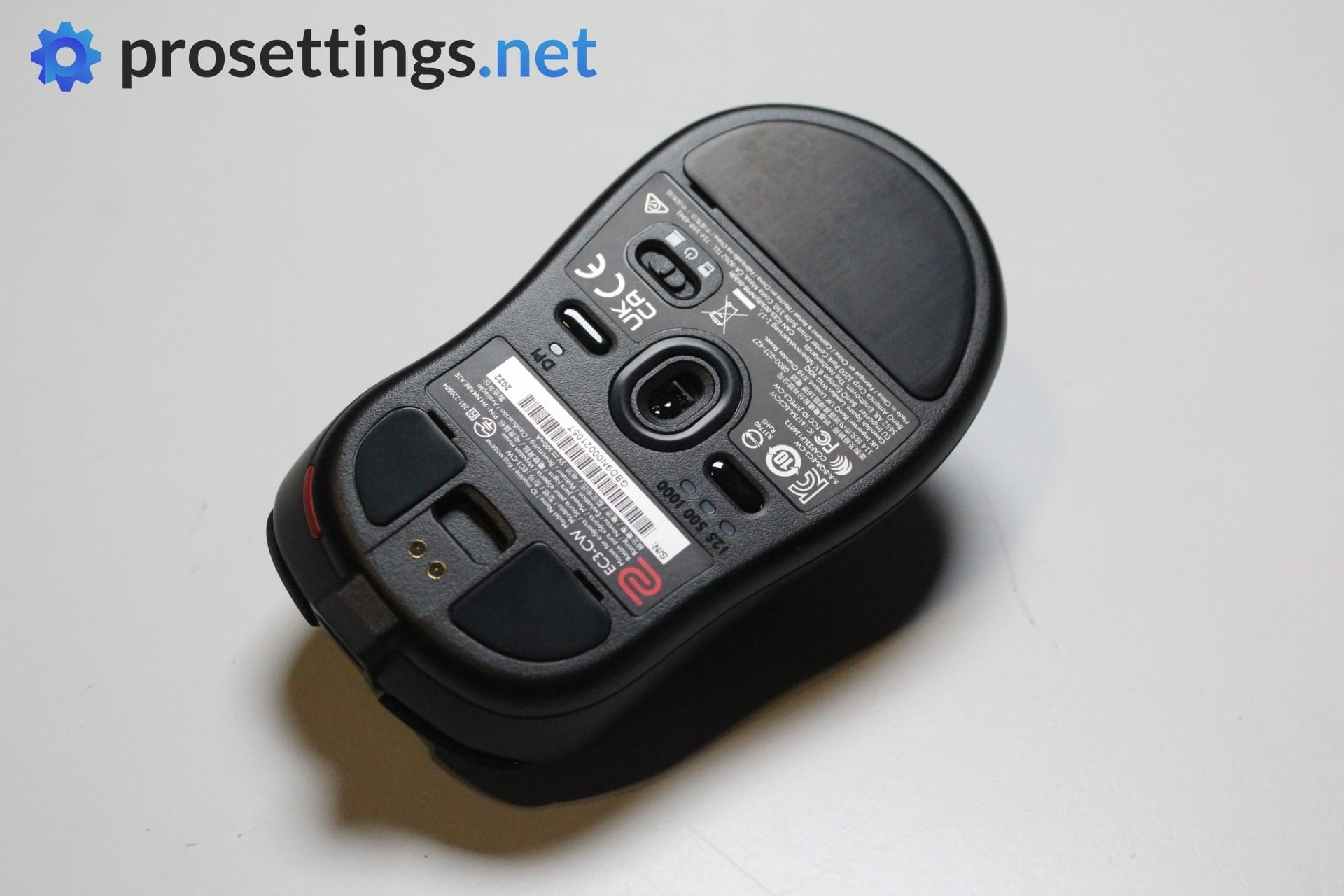 ZOWIE EC3-CW Review Feet 