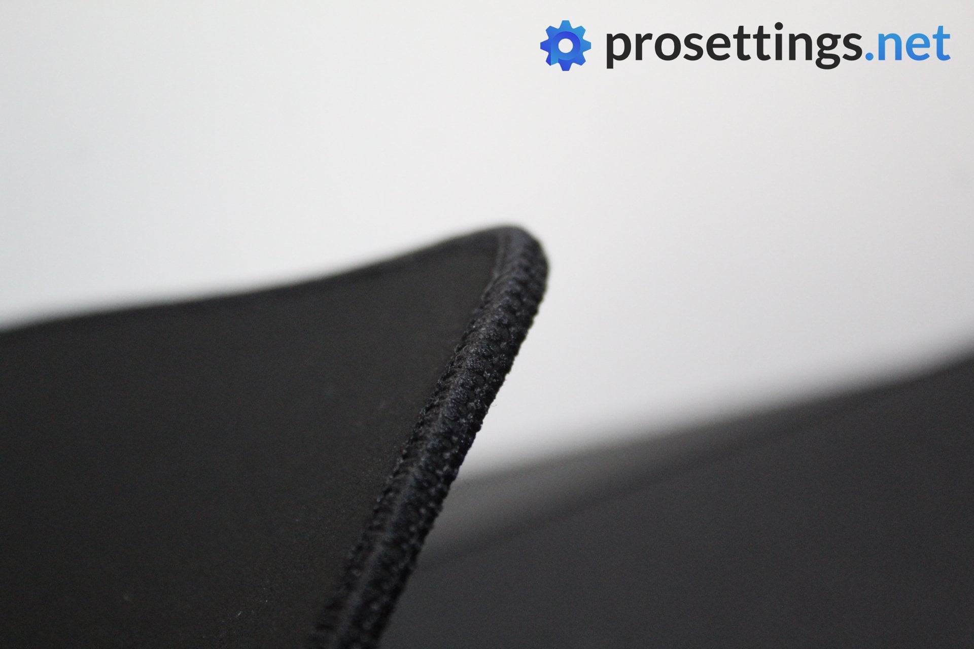 ZOWIE G-SR II Review - Stitching